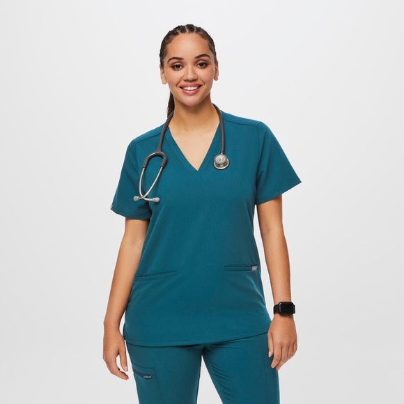 Figs - Casma Three-Pocket Scrub Top™ - Picture 1 of 9